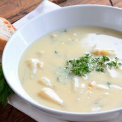 Frische Holsteiner Spargelsuppe